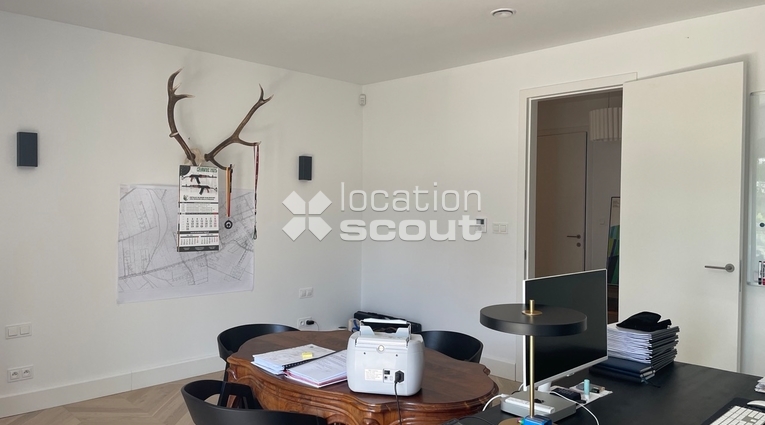 Lokacja #D880 - gabinet