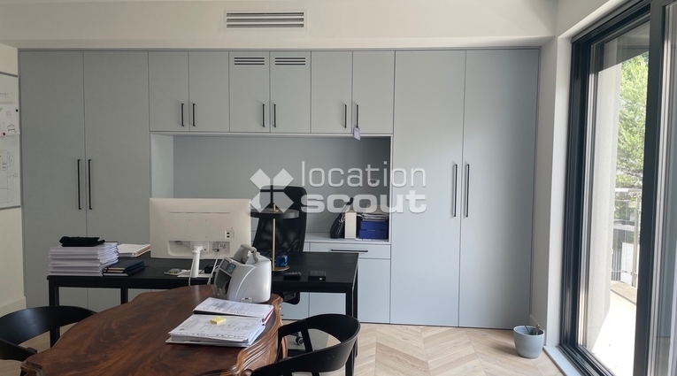 Lokacja #D880 - gabinet