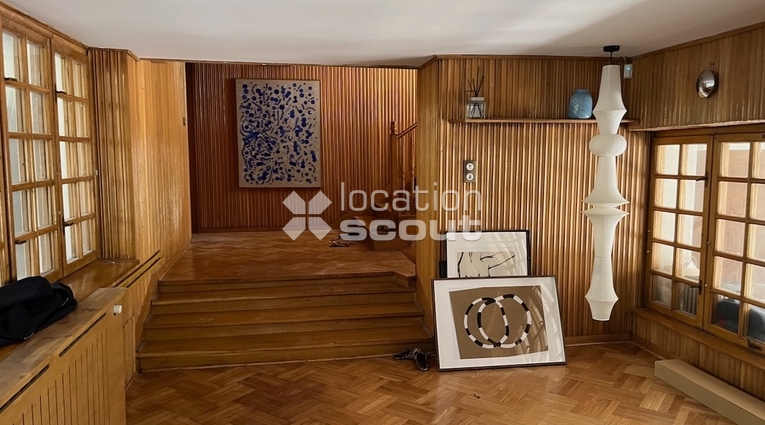 Lokacja #L223 - schody i hol