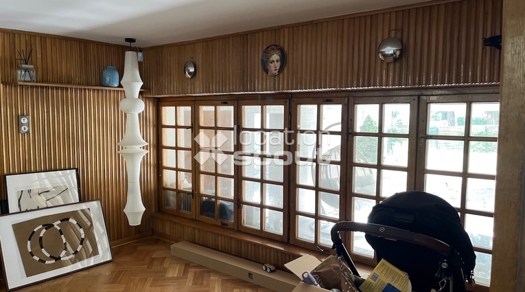 Lokacja #L223 - schody i hol