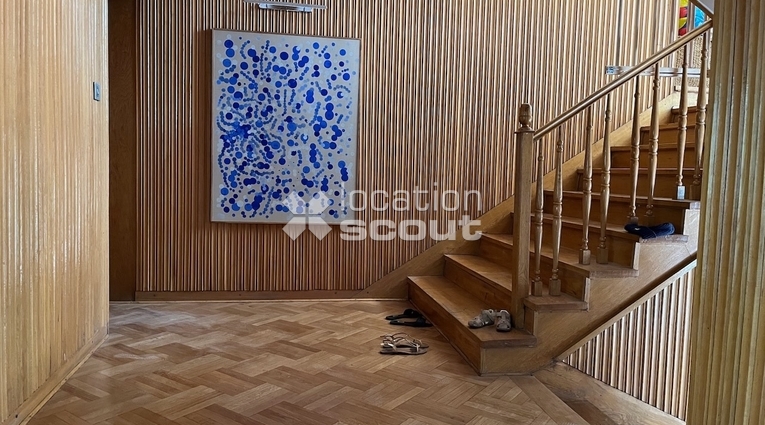 Lokacja #L223 - schody i hol